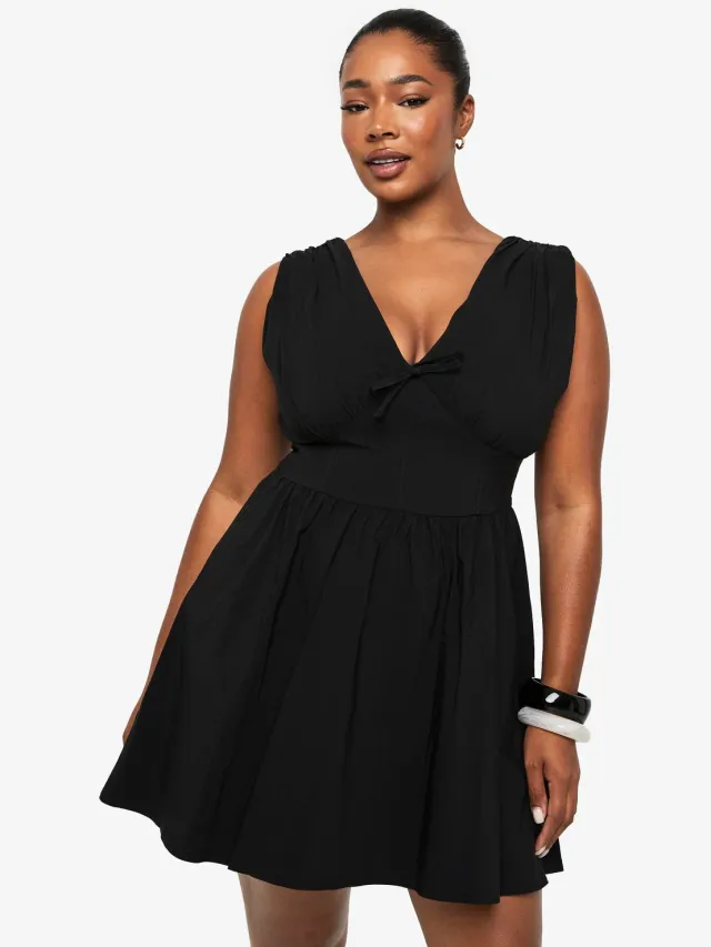 boohoo Dames PLUS STRIKDETAIL DIEP DECOLLETE CORSOET SKATERJURK Zwart