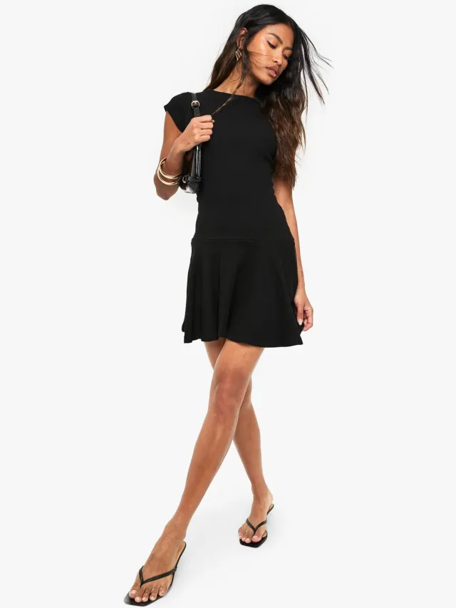 boohoo Dames Ronde Hals Cap Mouw Mini Jurk Zwart