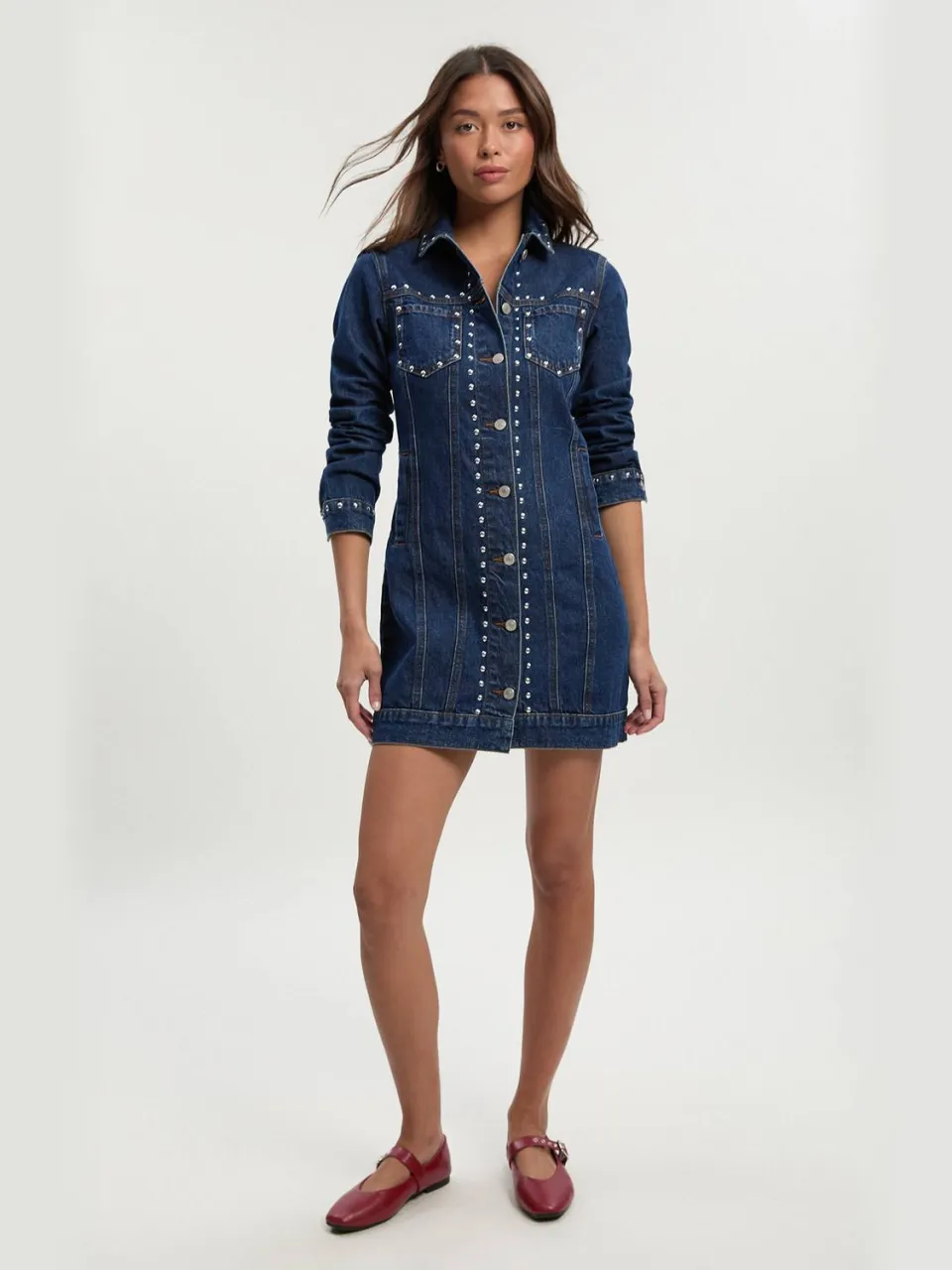 boohoo Dames Met studs versierde westerse denim minijurk, foto 3