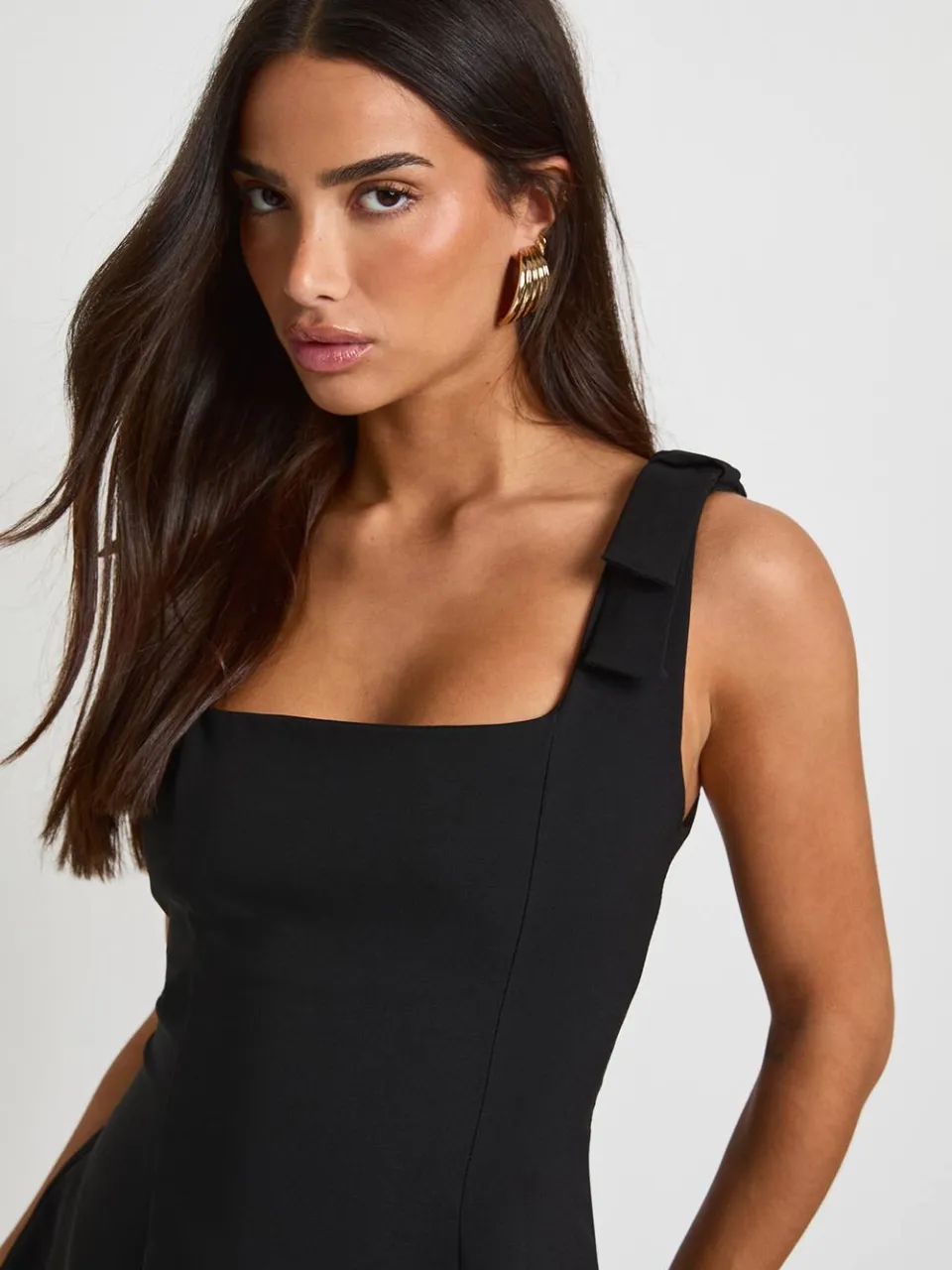 boohoo Dames Kleine A-lijn jurk met schouderstrik en vierkante hals zwart, foto 4