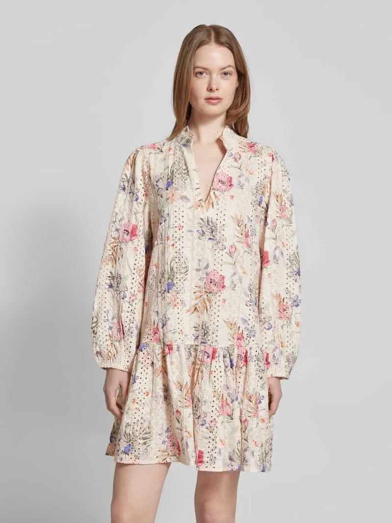 A-view Mini-jurk met broderie anglaise, model 'Grete' Zand