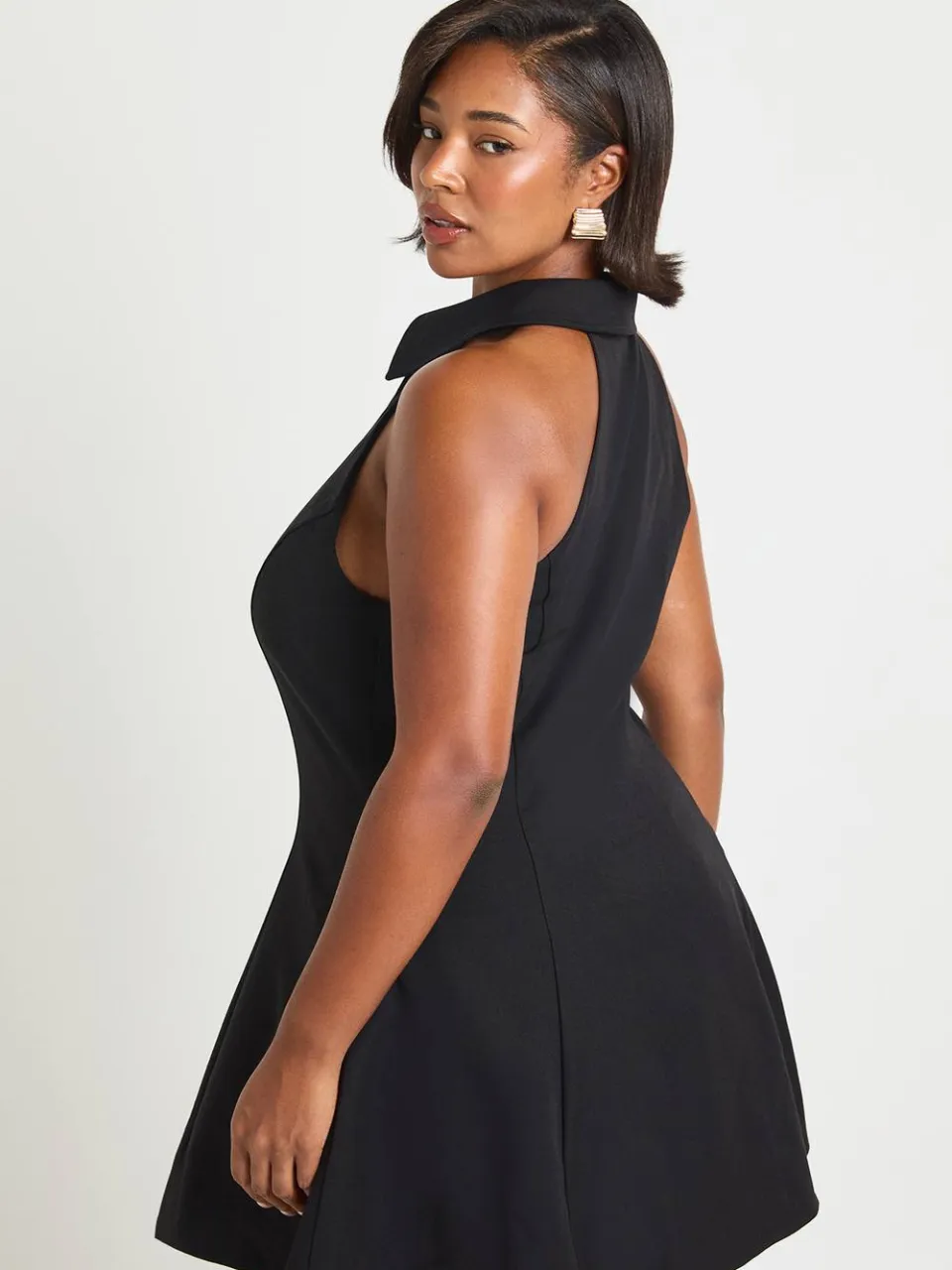 boohoo Dames Plus Gouden Knop Mouwloze Skater Shirtjurk, foto 2