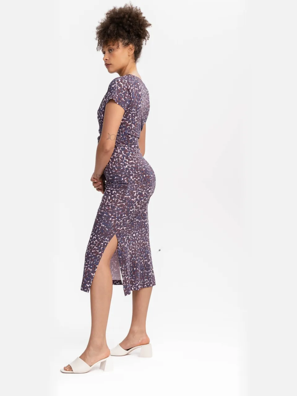 MELA dames vegan Jurk V-Hals Shreoshi Chai Flowers Rood Blauw, foto 2