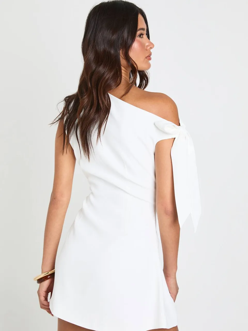 boohoo Dames Getailleerde Asymmetrische Skater Jurk Met Strikdetail Op Schouder ivoor, foto 2