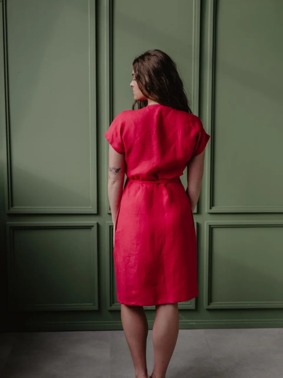 AmourLinen dames vegan Wikkeljurk Olivia Viva Magenta, foto 2