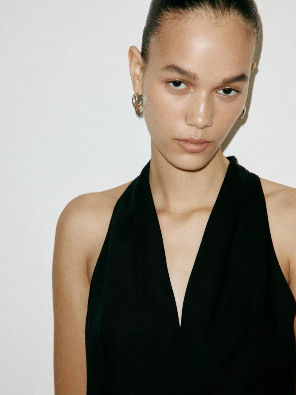 Mango midi jurk met ceintuur en linnen - zwart, foto 2