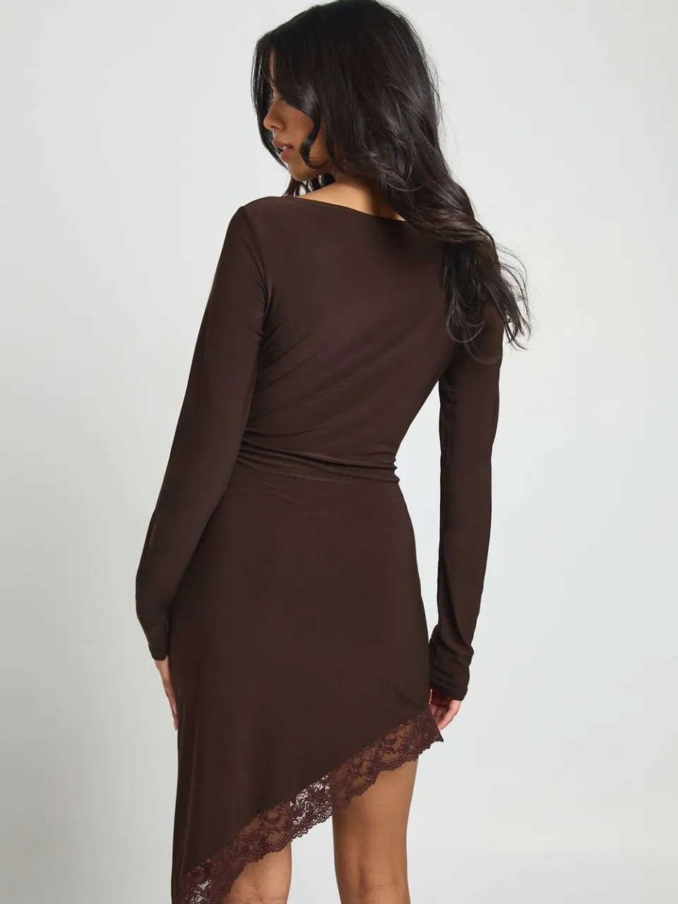 boohoo Dames Slanke Boothals Midi Jurk met Kanten Zoom chocoladebruin, foto 2