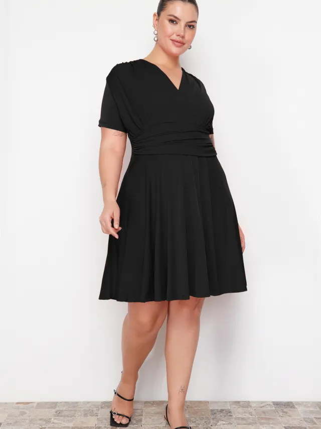 Trendyol Curve Dames Zwart Effen Kort / Mini Kort Casual Skater Grote maten Jurk