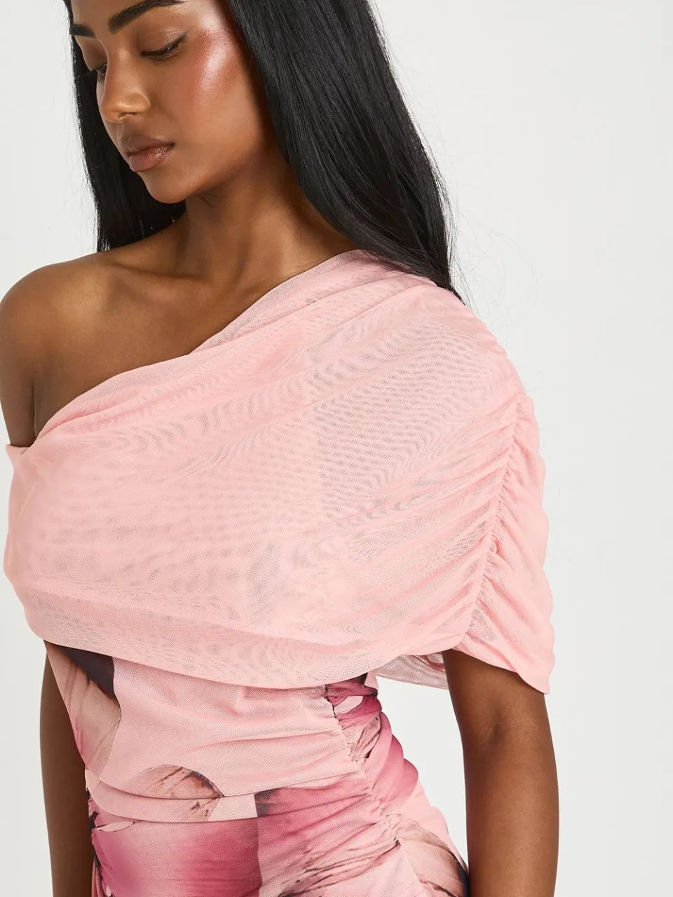 boohoo Dames Mesh Grote Bloemenprint One-shoulder Mini Jurk blush, foto 4