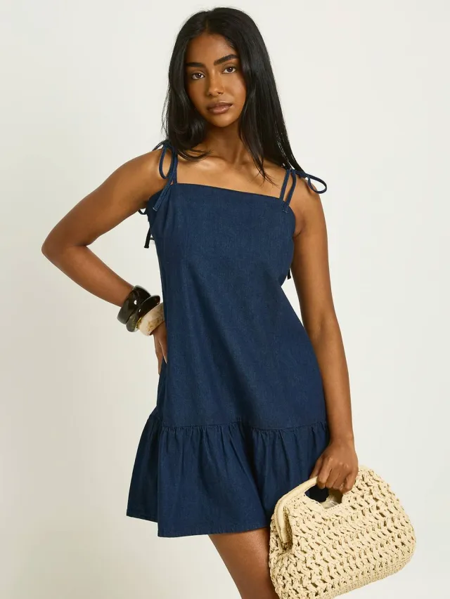 boohoo Dames Denim Mini-jurk Met Bandjes En Verlaagde Zoom Indigo