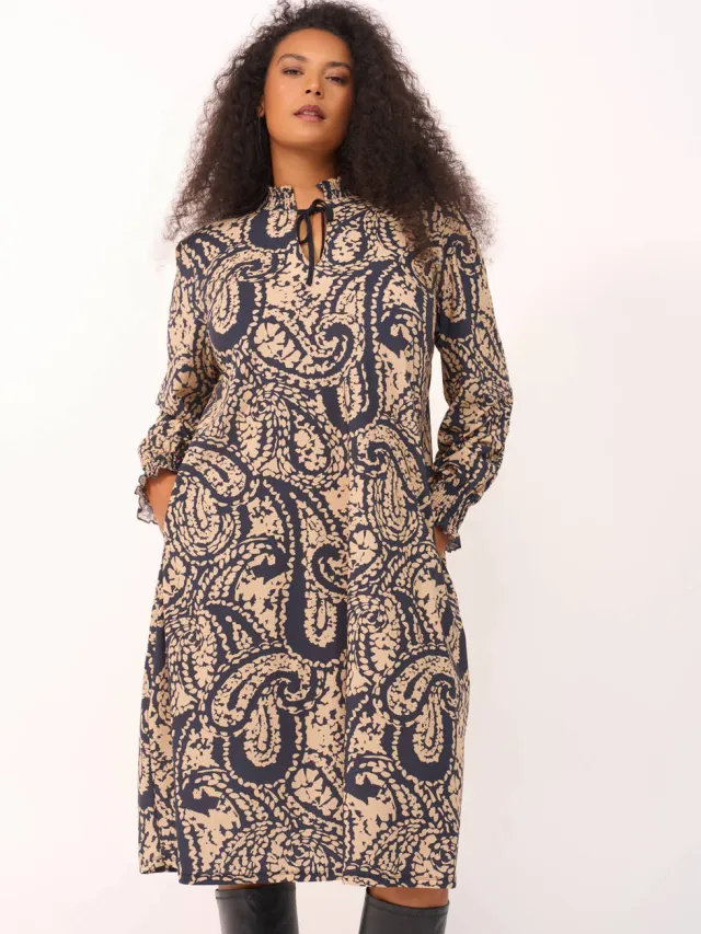 Plus Basics Plus-lijn jurk met smockwerk en print - donkerblauw/beige Donkerlbauw/beige