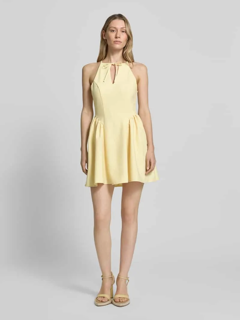 Little Mistress cocktailjurk met druppelvormige hals Geel