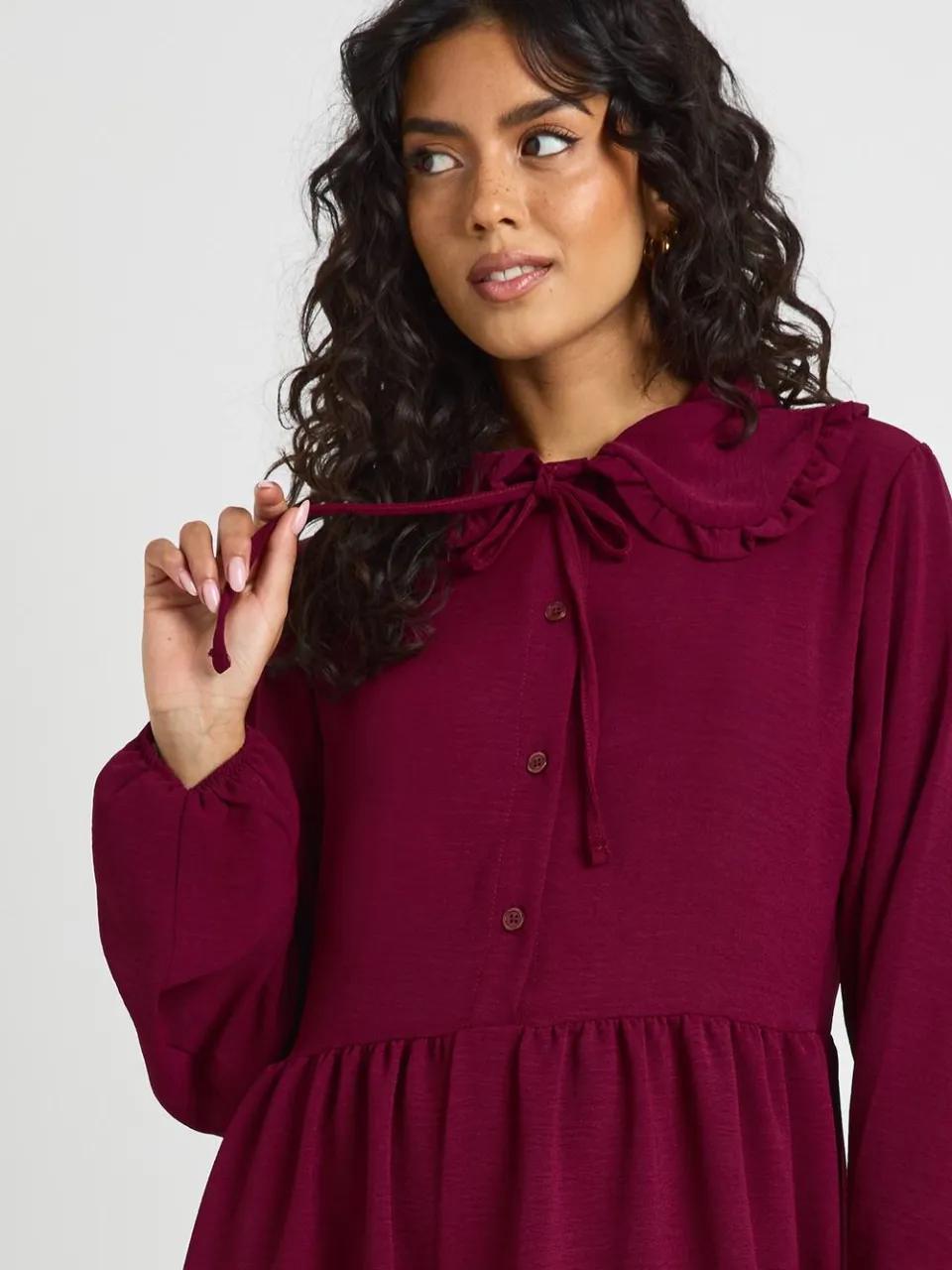boohoo Dames Geplooide Ruches Kraag Smock Jurk pruim, foto 3