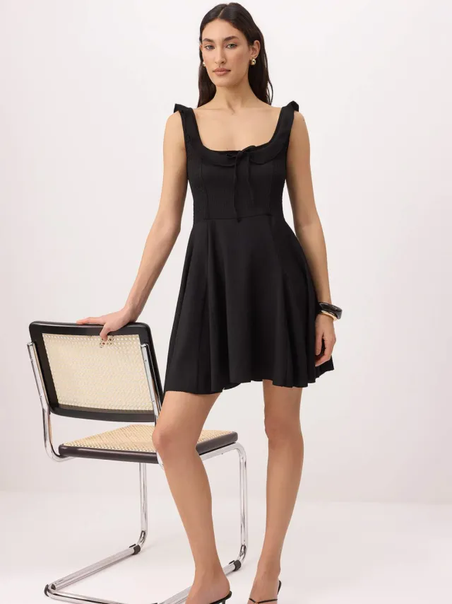 Trendyol TRENDYOLMİLLA Dames Zwart Effen Kort / Mini Mouwloos Casual Skater Jurken