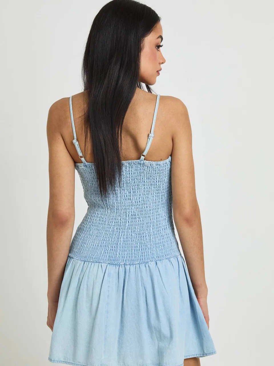 boohoo Dames Chambray Skater Jurk Met Gerimpeld Lijfje licht gebleekt, foto 3