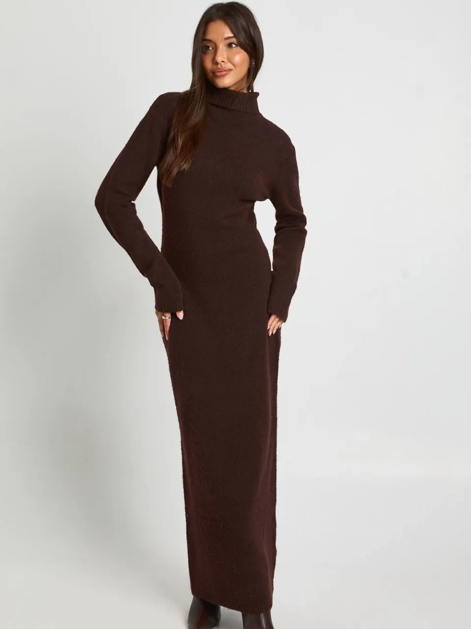 boohoo Dames Rolhals superzachte gebreide maxijurk chocoladebruin, foto 2