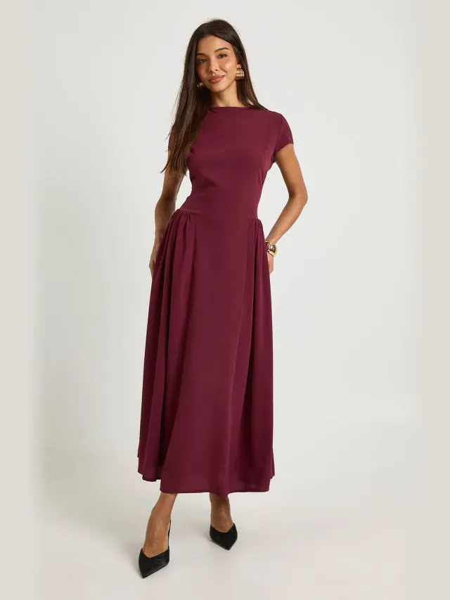 boohoo Dames Getextureerde volume-rok midaxi jurk Bordeaux Rood