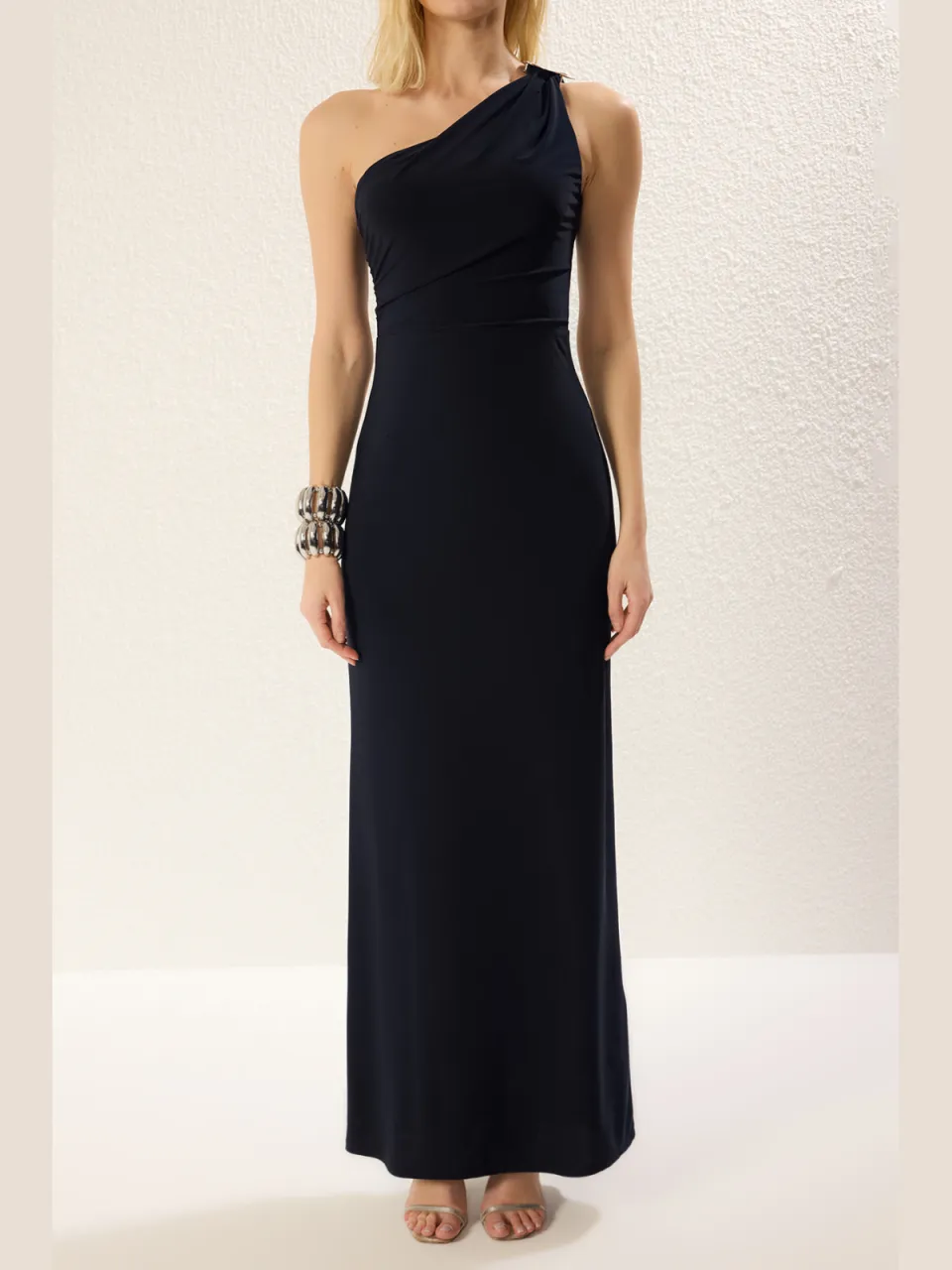 Trendyol TRENDYOLMİLLA Dames Donkerblauw Effen Maxi Mouwloos Diploma-uitreiking / Gala A-lijn Avond & Gala Jurk marineblauw/blauw, foto 2