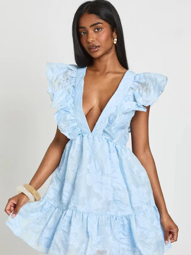 boohoo Dames Gebloemde Burnout Mini Jurk Met Vetersluiting Op De Rug Pastelblauw