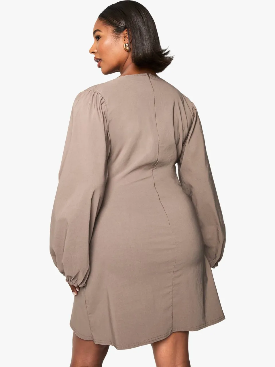 boohoo Dames Plus geraffelde blousonmouw shiftjurk mokka, foto 2