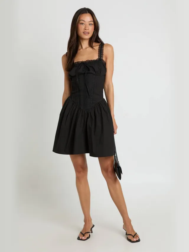 boohoo Dames Tall Kanten Mini-jurk Met Gerimpelde Buste Zwart