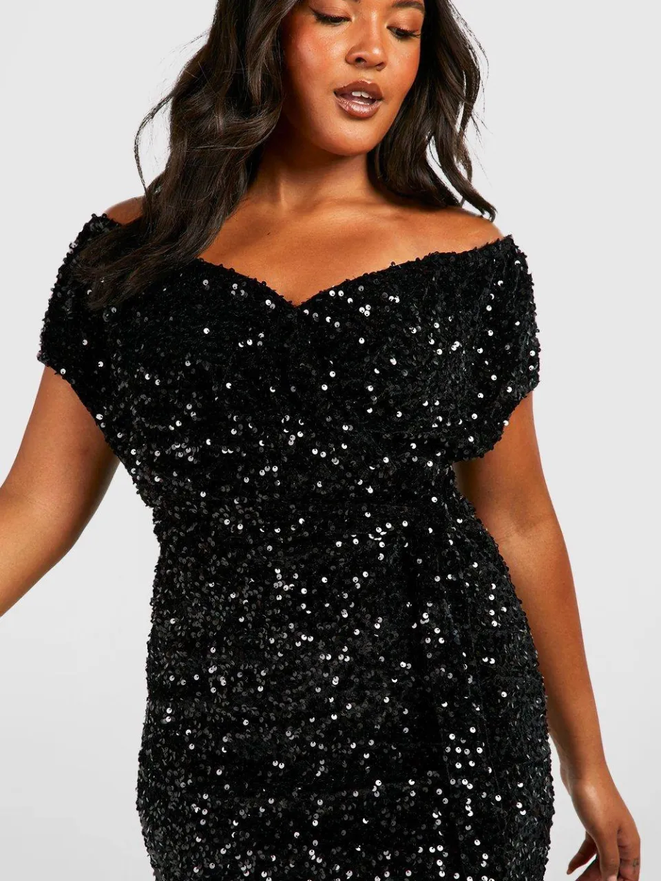 boohoo Dames Plus Pailletten Off-Shoulder Wikkel Midi Jurk zwart, foto 3