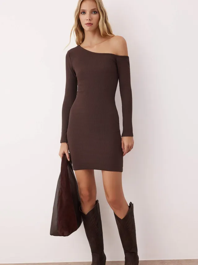 Trendyol TRENDYOLMİLLA Dames Bruin Effen Kort / Mini Lang Avond / Dagelijks Bodycon Jurken