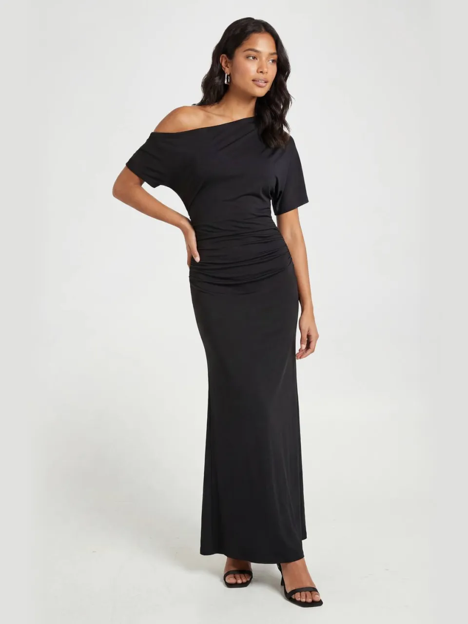boohoo Dames Superzachte Maxi-jurk Met Verlaagde Schouder En Gerimpelde Taille Zwart