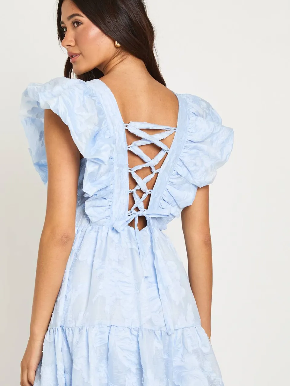 boohoo Dames Burnout Jurk Met Rijgdetail En Ruches Zoom Midaxi pastelblauw, foto 4