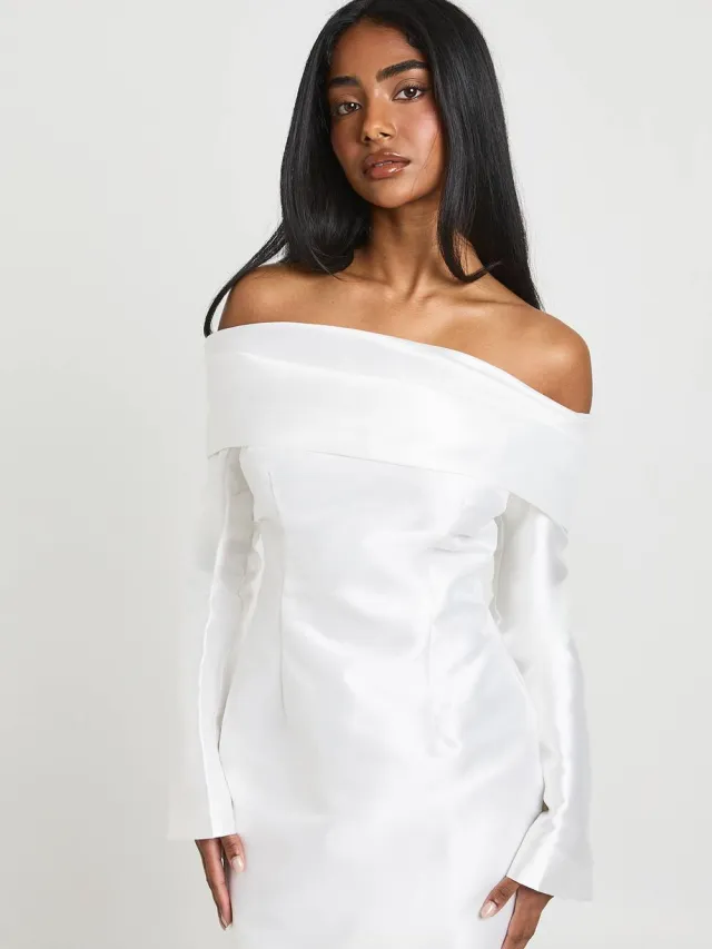 boohoo Dames Satin Gestructureerde Bardot Mini Jurk Wit