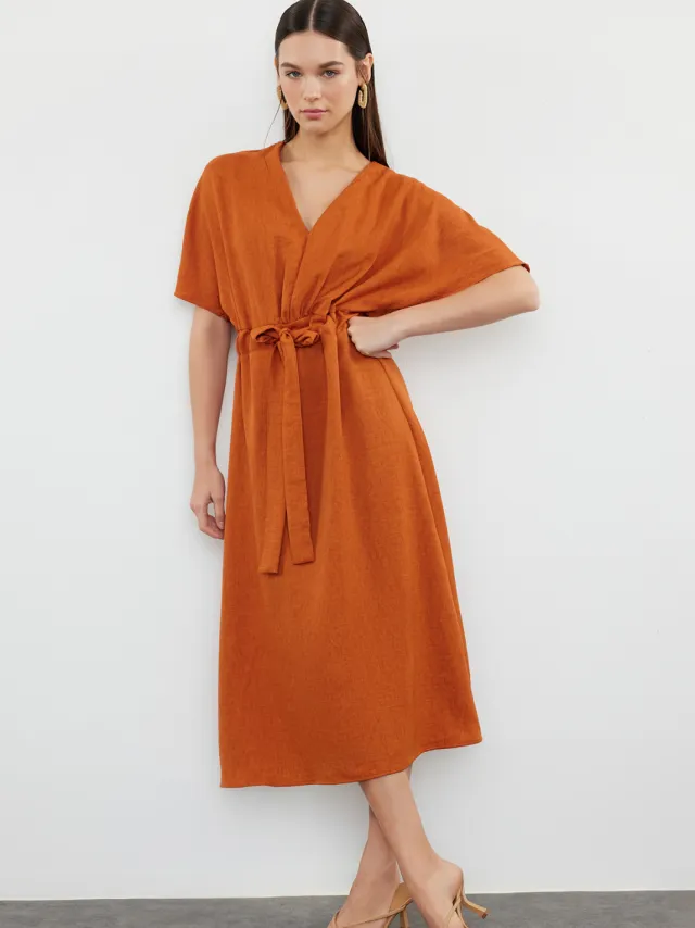 Trendyol TRENDYOLMİLLA Dames Bruin Effen Midi Kort Casual A-lijn Jurken