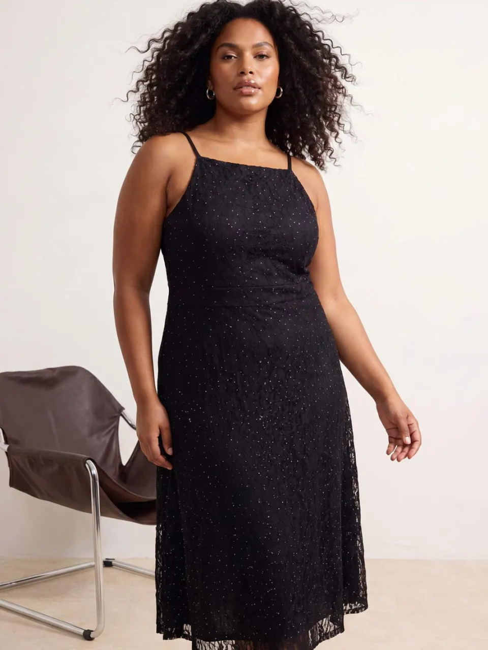Trendyol Curve Dames Zwart Effen Maxi Mouwloos Skater Grote maten Jurk