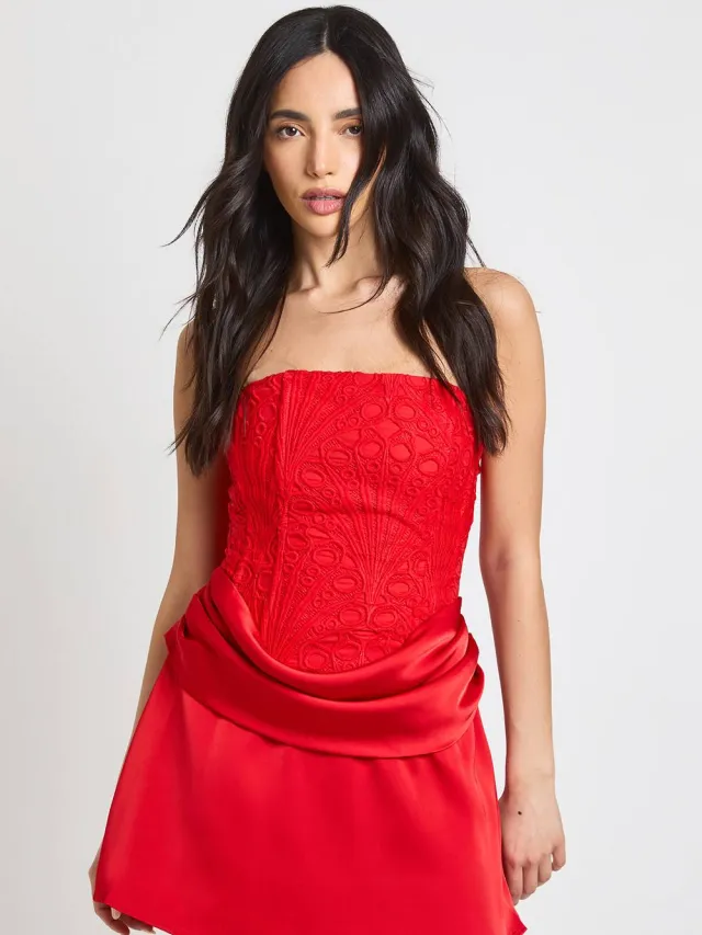 boohoo Dames Getextureerde Transparante Bloemenkant Corset Draperie Mini Jurk Rood
