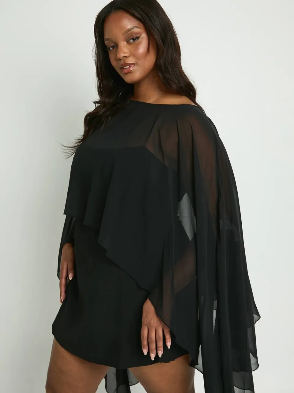 boohoo Dames Plus Chiffon Cape Gestructureerde Corset Mini Jurk zwart, foto 3