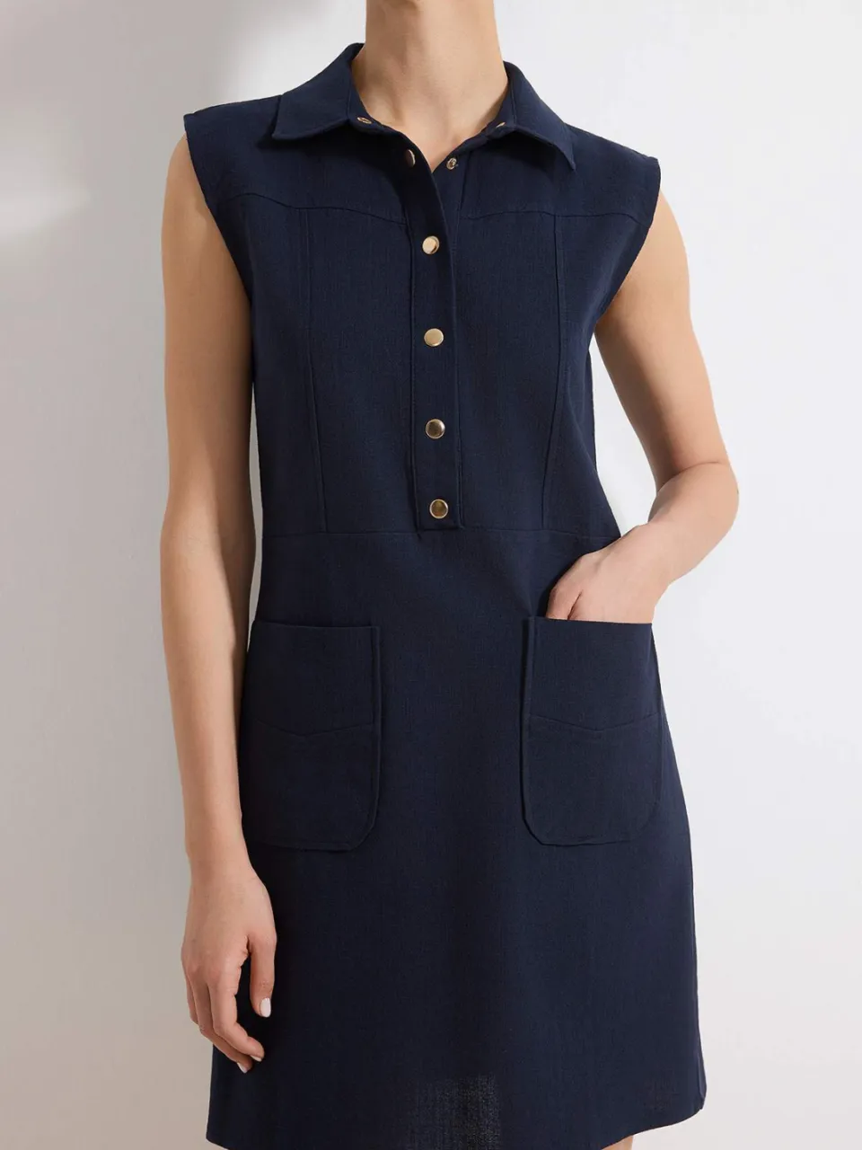 Trendyol TRENDYOLMİLLA Dames Donkerblauw Effen Kort / Mini Mouwloos Casual Blousejurk Jurken marineblauw/blauw, foto 2