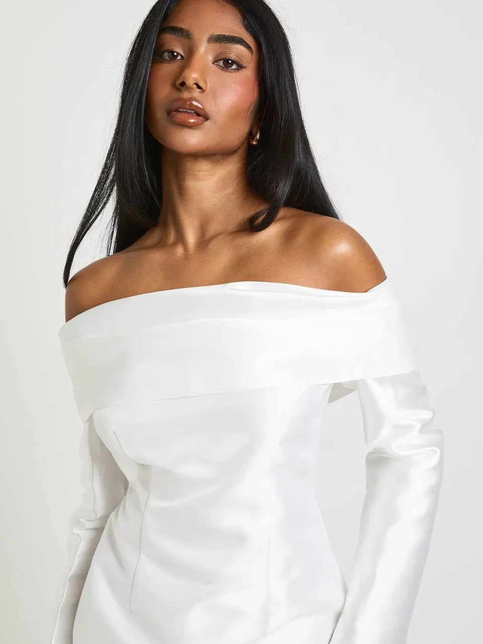 boohoo Dames Satin Gestructureerde Bardot Mini Jurk wit, foto 4