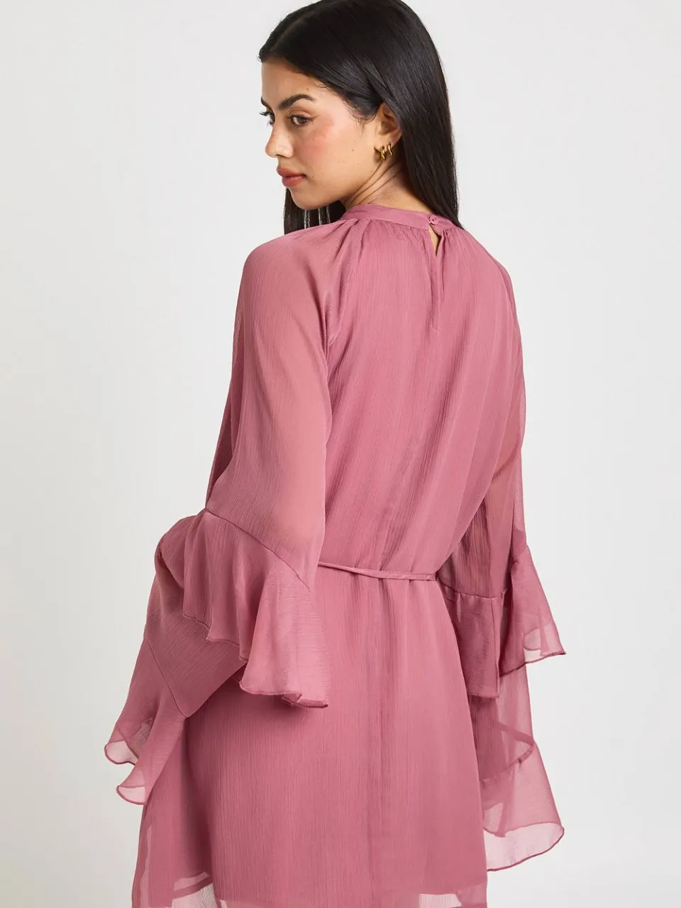 boohoo Dames Chiffon Mini Jurk met Ruffle Mouwen donker mauve, foto 2