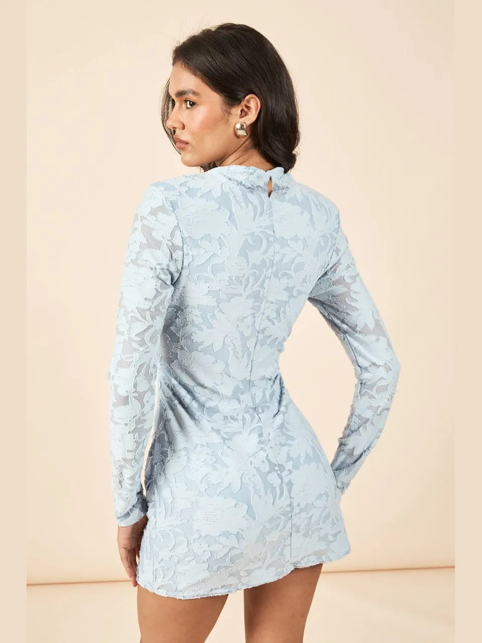boohoo Dames Burnout Bloemen Lange Mouw Drape Voorzijde Bodycon Jurk babyblauw, foto 2