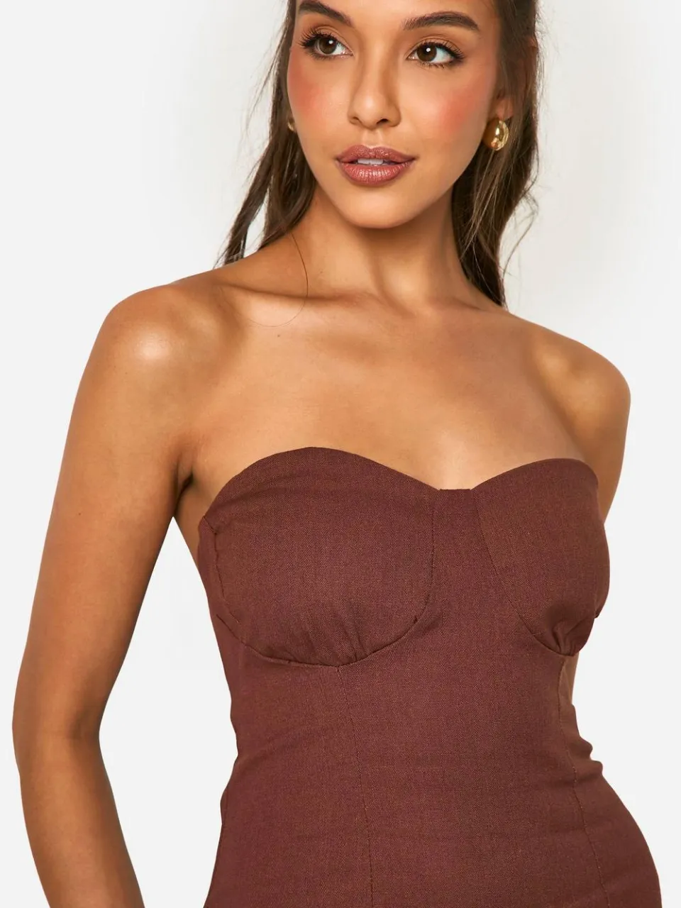 boohoo Dames Bandeau Mini Dress chocoladebruin, foto 4