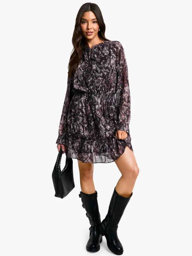 boohoo Dames Snake Print Chiffon Lange Mouw Skater Jurk Slangenprint