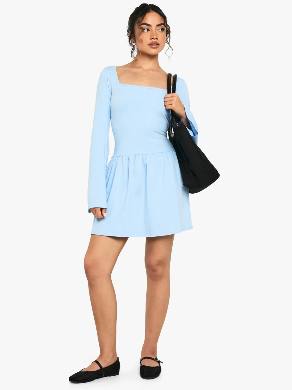 boohoo Dames Mini-jurk met vierkante hals, verlaagde pasvorm en puffball zoom poederblauw, foto 3
