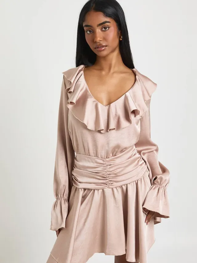 boohoo Dames Getextureerde Satijnen Mini Jurk met Ruffle Details Mauve